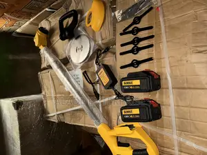 Cordless Grass Trimmer X2 Battery and Blades Dewalt