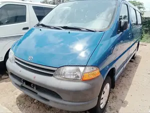 Toyota HiAce 2005 Blue