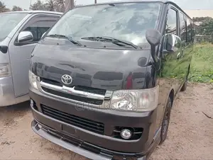 Toyota HiAce 2012 Silver