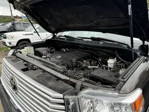Toyota Tundra 1794 FFV 4dr CrewMax 4WD SB (5.7L 8cyl 6A) 2014 Burgundy