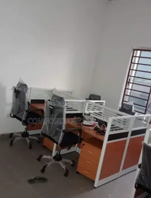 Office Workstation by 4 With Chairs