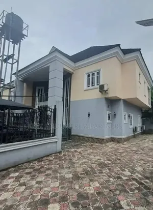 5bdrm Duplex in Elimigwe Housing for sale