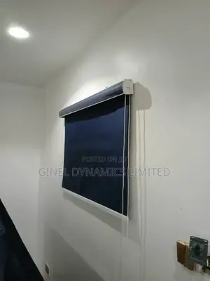 Top Quality Roller Blind (Free Delivery)