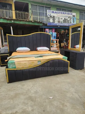 6/6 Padded Bedframe With Dressing Mirror