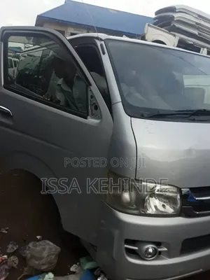 Toyota HiAce 2005 Grey