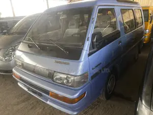 Mitsubishi L300 2005 Blue