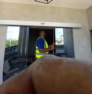 Automatic Motion-Responsive Sliding Door