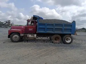 Chippings Granite Black and Iron Stone
