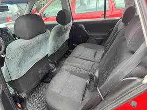 Volkswagen Golf 2.0 GL 5-Door Automatic 2000 Red