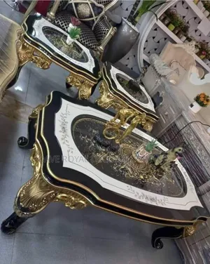 Royal Quality Centre Table With Side Stools