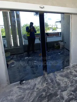 Automatic Sliding Door With Motion Detection Detection