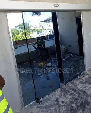 Sliding Door With Automatic Sensor