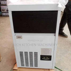 Ice Cube Machine (32 Cubes)