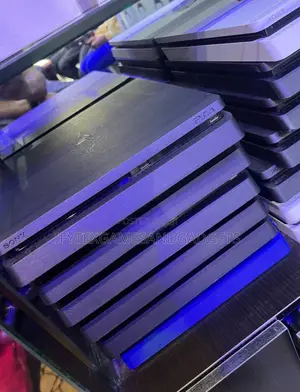 Uk  Ps 4 Slim 500gb With 1 Pad and Accessories