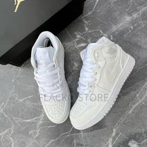 Original Air Jordan 1 Retro High Triple White Sneakers