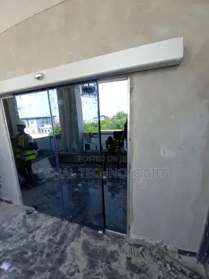 Automatic Motion-Capture Sliding Door