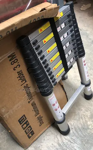 Straight Aluminium Telescopic Ladder 3.8M