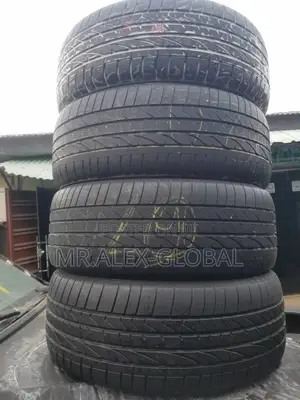 235/55/19 Continental Tire Tokunbo