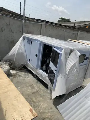 Strong Steel Plate Soundproof 100kva Perkins Generator