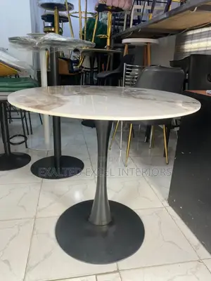 Luxury Designed Restaurant Table