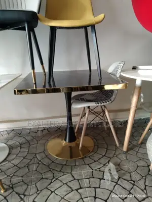 Luxury Designed Restaurant Table