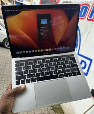 Laptop Apple MacBook Pro 2017 16GB Intel Core I7 SSD 256GB