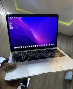 Laptop Apple MacBook Pro 2017 8GB Intel Core I5 SSD 256GB