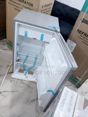 Midea Modest-Sized Fridge 85 Litres