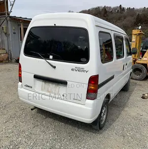 Suzuki APV Minibus 2005 White