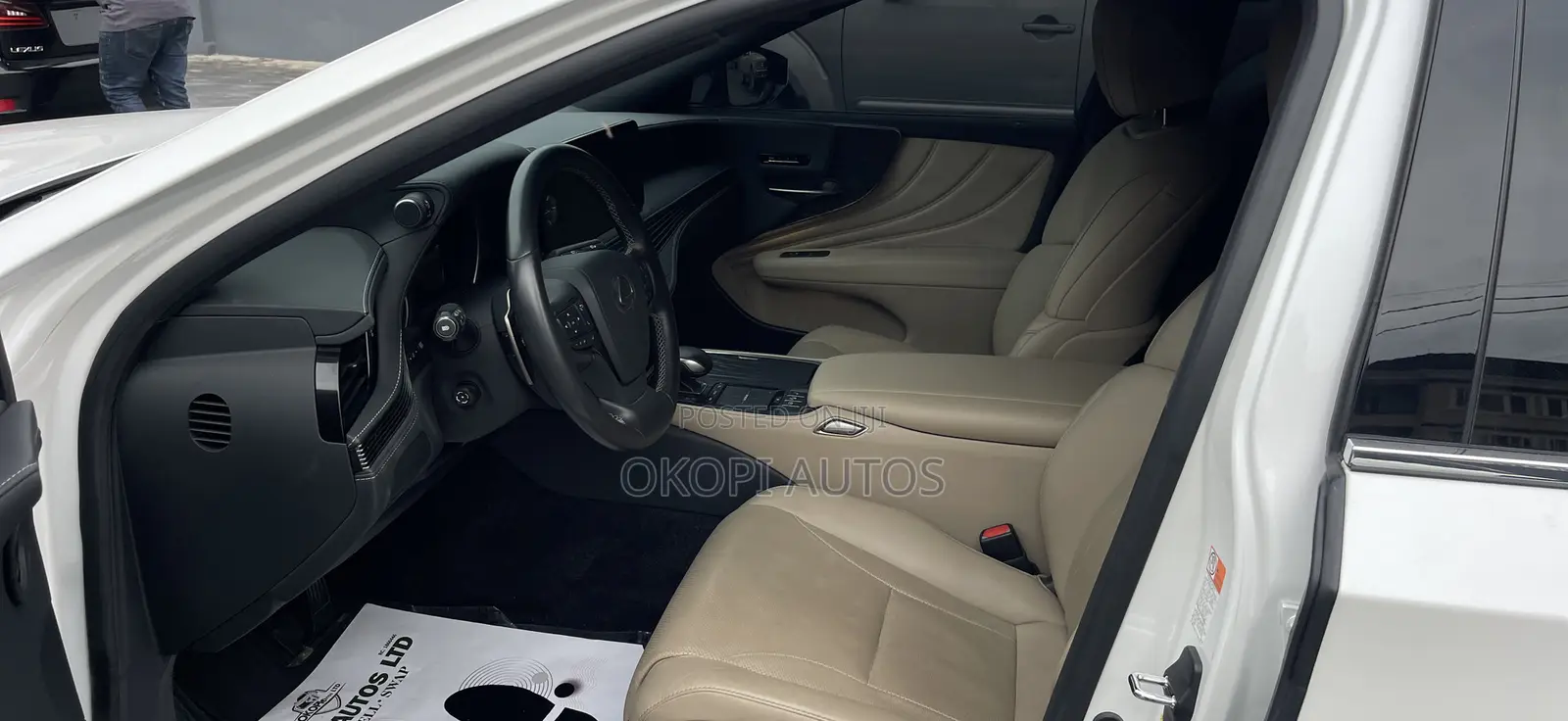 Lexus LS 2022 White