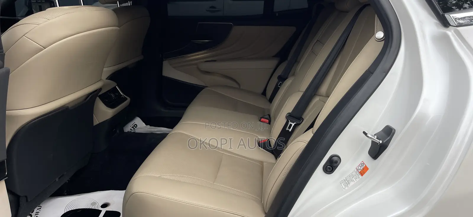 Lexus LS 2022 White