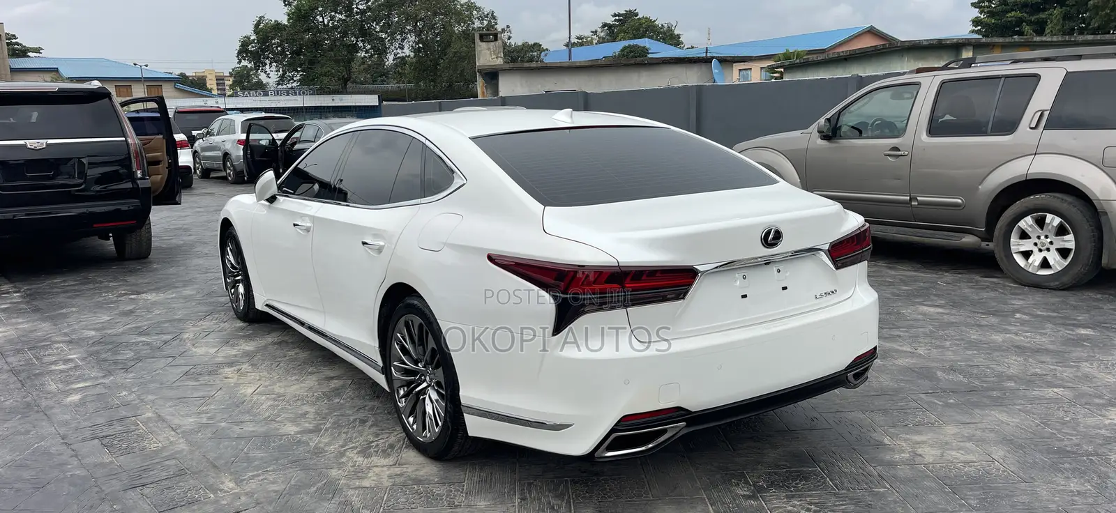 Lexus LS 2022 White