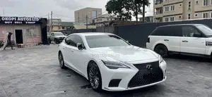 Lexus LS 2022 White