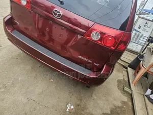 Toyota Sienna LE FWD 2006 Red
