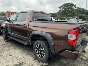 Toyota Tundra 2017 Brown