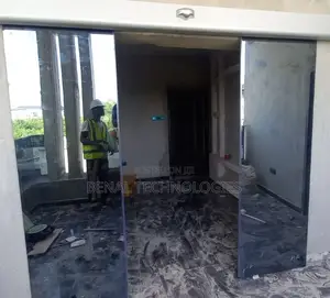 Auto-Responsive Entry Door