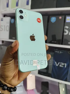 New Apple iPhone 11 64 GB Green