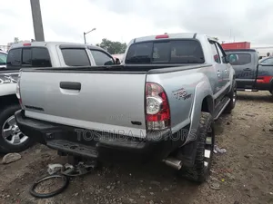 Toyota Tacoma Double Cab V6 Automatic 2011 Silver