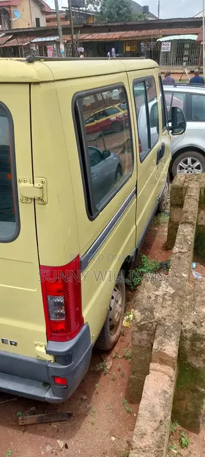 Peugeot Boxer 2004 Yellow
