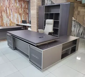 Quality Modern Office Table With Book Shelf