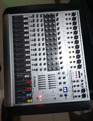 Yamaha 12 Channels White Faced Mixer N-12usb