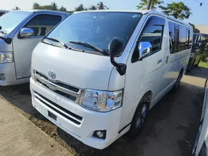 Toyota HiAce 2013 White