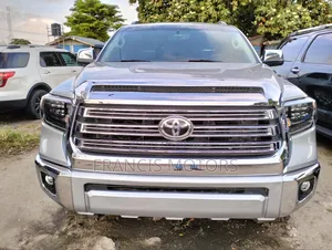 Toyota Sequoia 2015 Silver