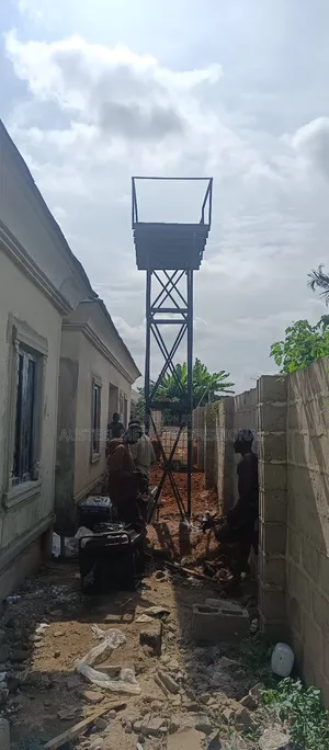 Water Stanchions Stand
