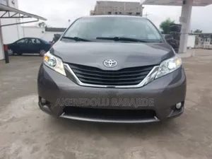 Toyota Sienna LE 7 Passenger Mobility 2012 Green