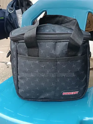 Flower Very Strong Lunch Bag