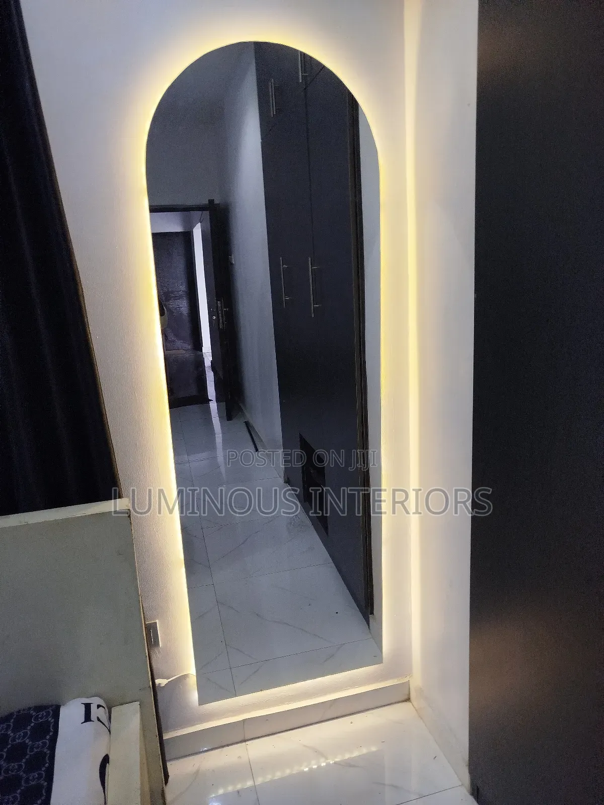 Thick Glass Mirror With Led Light (2 by 6ft Curved)