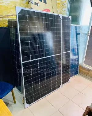 450watt Halfcut Canadian Panel