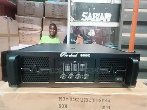 4 Channels Amplifier. 8000X