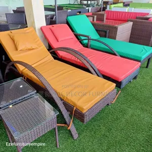 Exotic Quality Modern Relaxing Chair